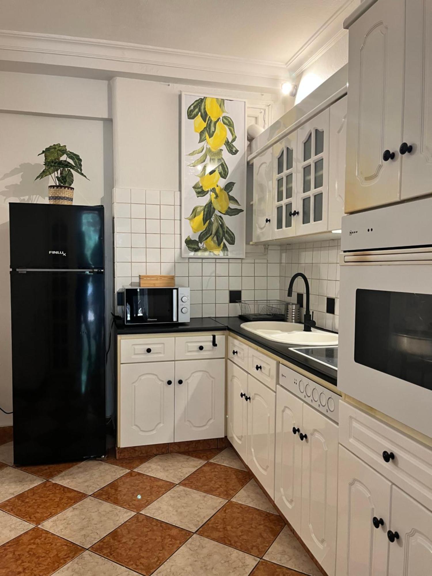Quiet Apartment With Garden View In Kolonaki Афины Экстерьер фото
